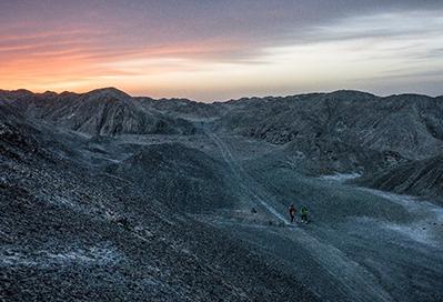 402 km til fots i Gobi-ørkenen – non stop!