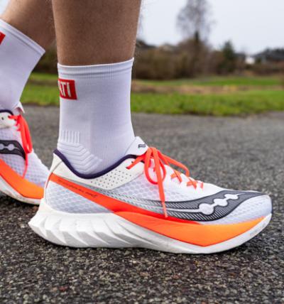 Anmeldelse: Saucony Endorphin Pro 4 – Trenger du et løft!