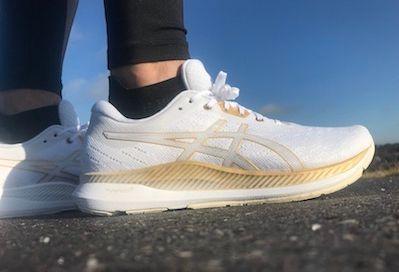 TEST: Asics EVORIDE – Lett, «rullende» og energisparende løpesko