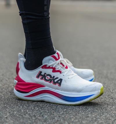 Test: HOKA Skyward X – Kjærlighet ved første steg.