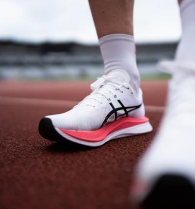 Test: ASICS Magic Speed 3 - Magien er i mellomsålen