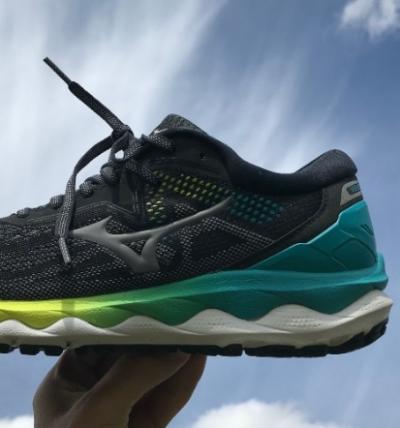 TEST: MIZUNO WAVE SKY 4 – Nøytral løpesko med spennende oppdatering av mellomsålen
