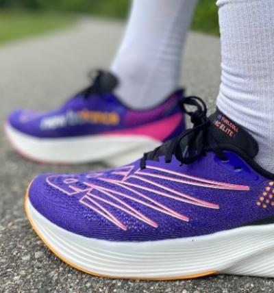 TEST: New Balance Fuelcell RC Elite 2 - Lynrask og bouncy karbonsko.