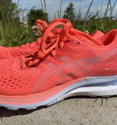 TEST: Asics GEL-Kayano 28 vs. Kayano 27 - Stabilitets-klassikeren i den villeste versjonen til nå!