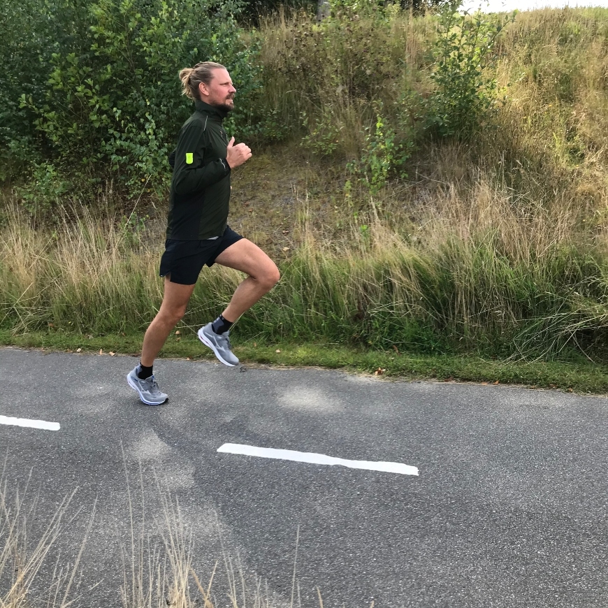 mizuno wave rider 24